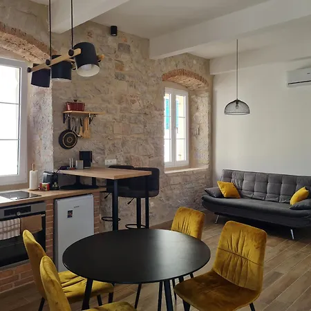 Calico Apartment's