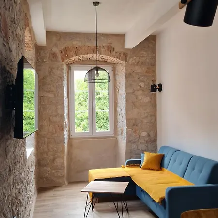 Calico Apartment's *